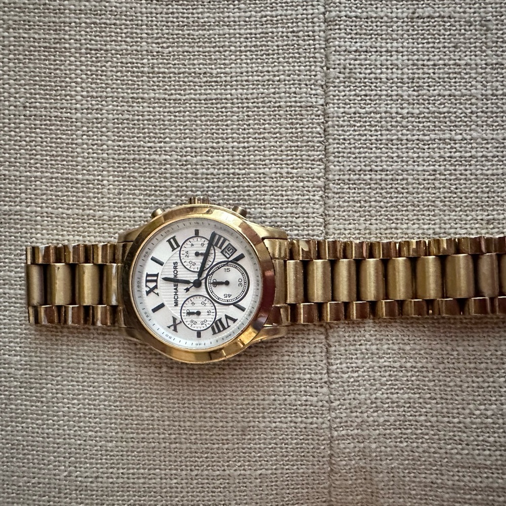 Men’s Michael Kors watch Gold